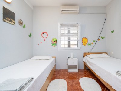 Apartment Two bedroom apartment with terrace and sea view Sveti Marko, Pag A-21654-c - Outdoor photo 18