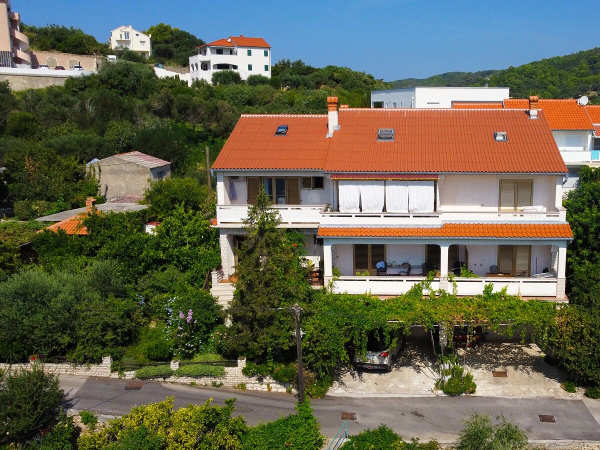 Apartment Two bedroom apartment with terrace and sea view Palit, Rab A-21755-b