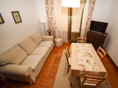 Apartment Two bedroom apartment with terrace and sea view Palit, Rab A-21755-b - Outdoor photo 5