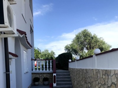 Apartment One bedroom apartment with balcony and sea view Lopar, Rab A-21881-c - Outdoor photo 10
