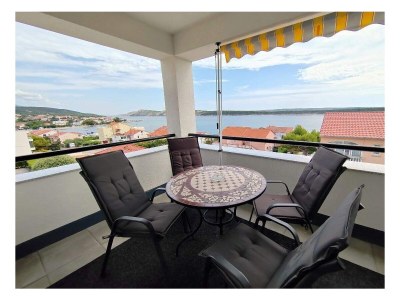 Apartment Two bedroom apartment with balcony and sea view Barbat, Rab A-22251-a in Rab - Apartment