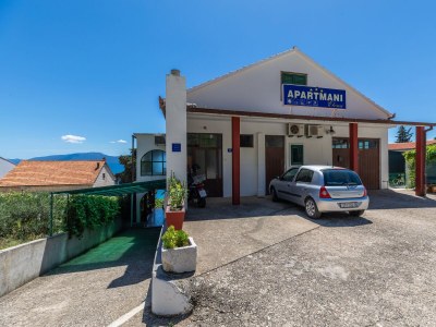 Apartment Two bedroom apartment with terrace and sea view Brist, Makarska A-22463-a - Outdoor photo 4