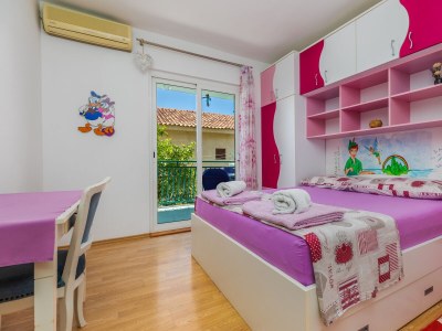 Apartment Two bedroom apartment with terrace and sea view Brist, Makarska A-22463-a - Outdoor photo 11