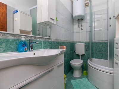 Apartment Two bedroom apartment with terrace and sea view Brist, Makarska A-22463-a - Outdoor photo 18