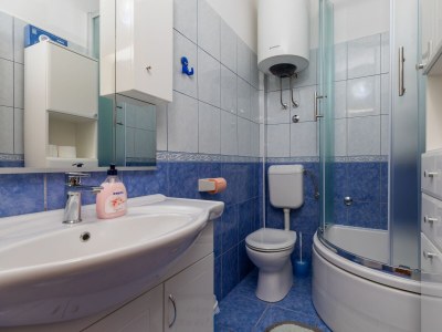 Apartment One bedroom apartment with terrace and sea view Brist, Makarska A-22463-b - Outdoor photo 15