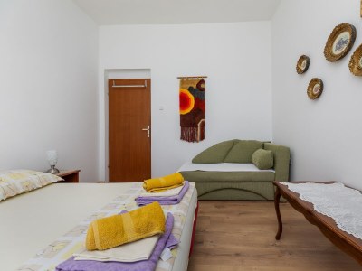 Apartment Two bedroom apartment with terrace and sea view Brist, Makarska A-22463-c - Outdoor photo 10