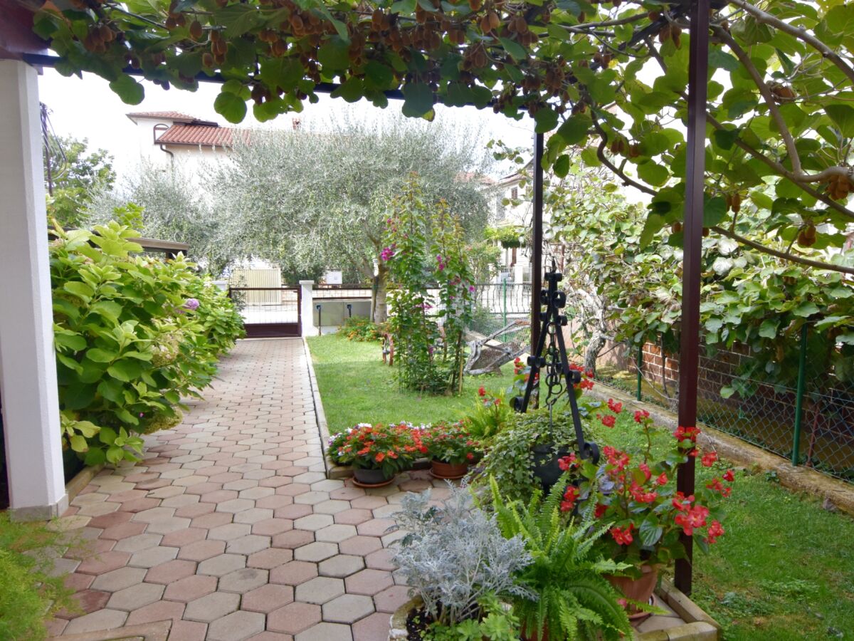 Apartment One bedroom apartment with balcony Umag A-22464-a - Outdoor photo 2