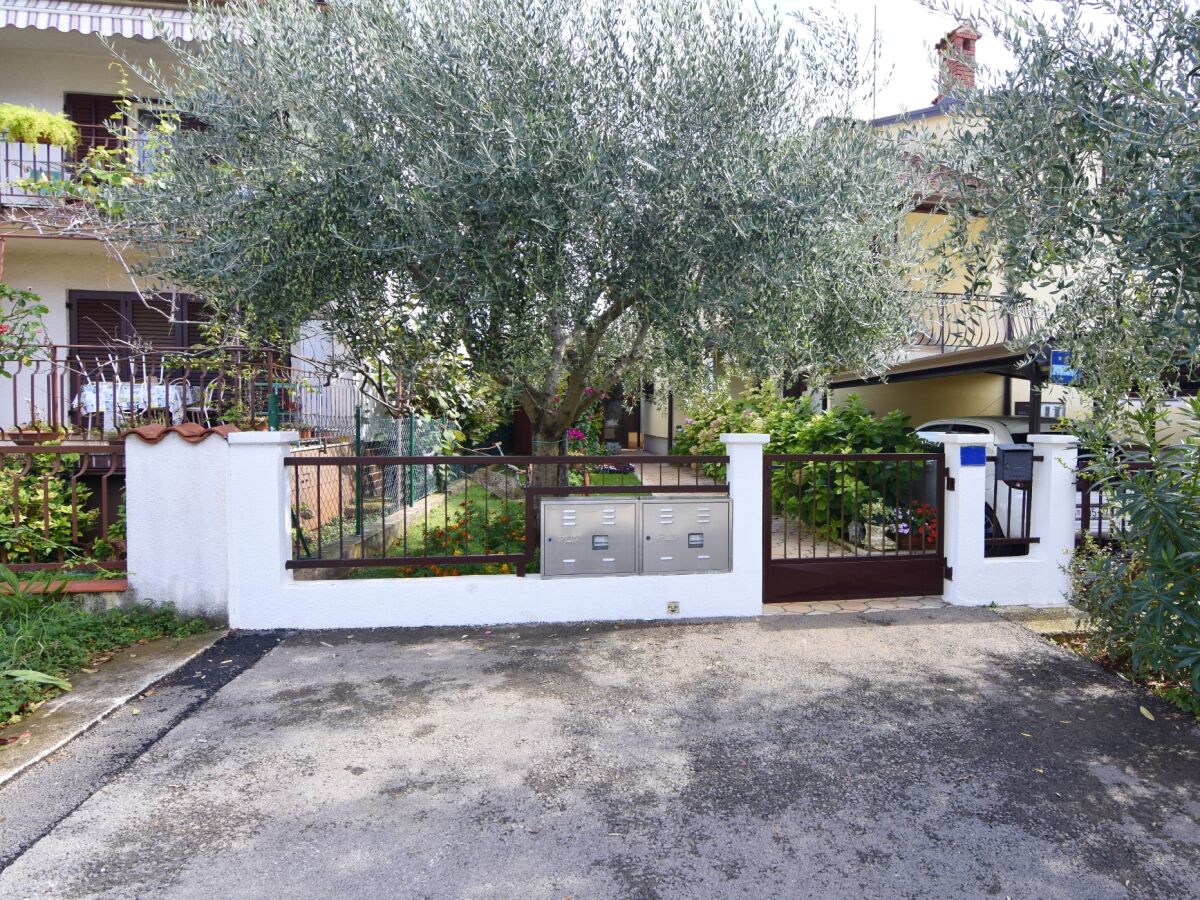 Apartment One bedroom apartment with balcony Umag A-22464-a - Outdoor photo 4