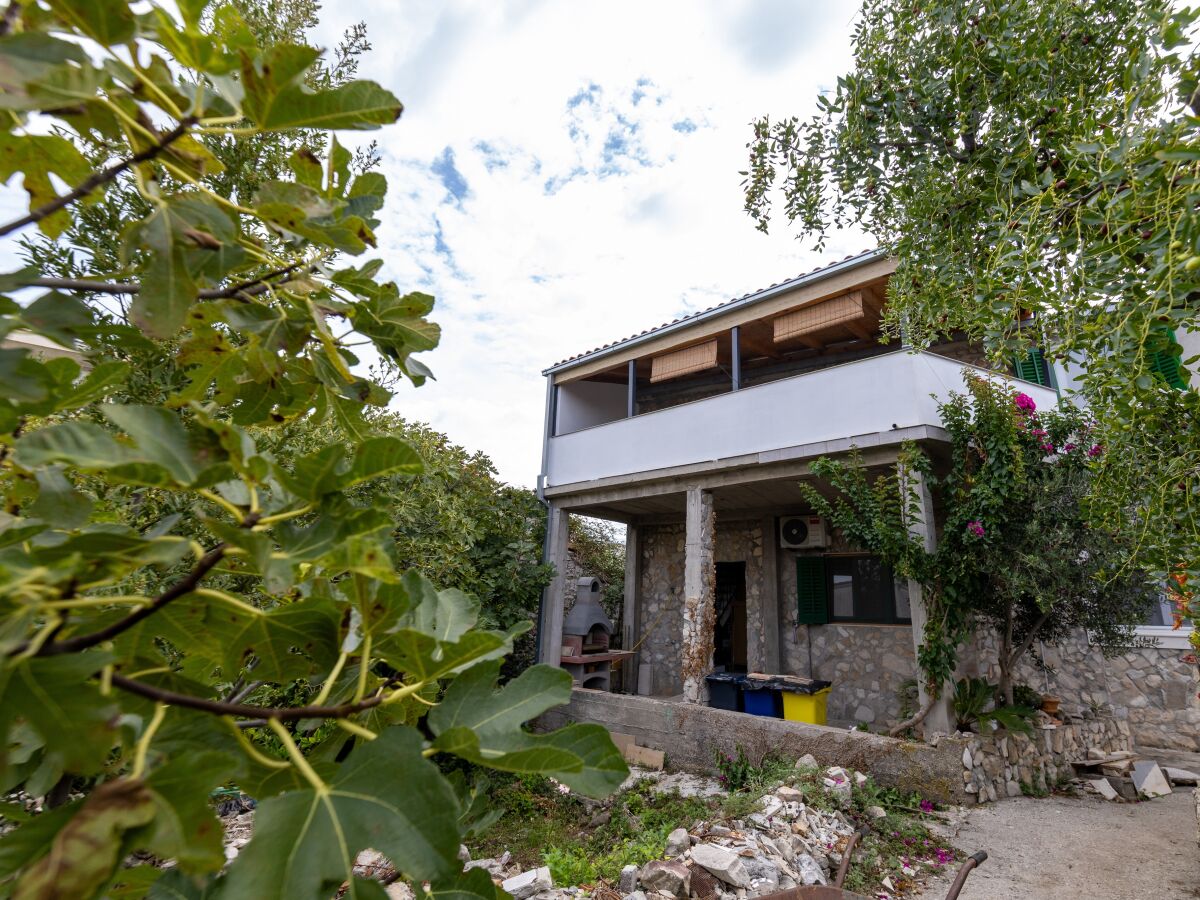 Apartment One bedroom apartment with terrace Sućuraj, Hvar A-22494-a