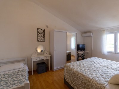 Apartment One bedroom apartment with terrace Sućuraj, Hvar A-22494-a - Outdoor photo 10