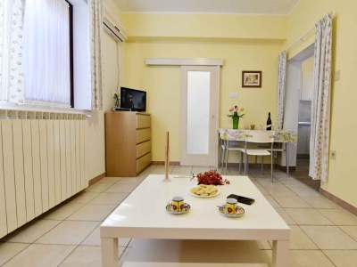 Apartment Two bedroom apartment with terrace Zambratija, Umag A-22658-b - Outdoor photo 6