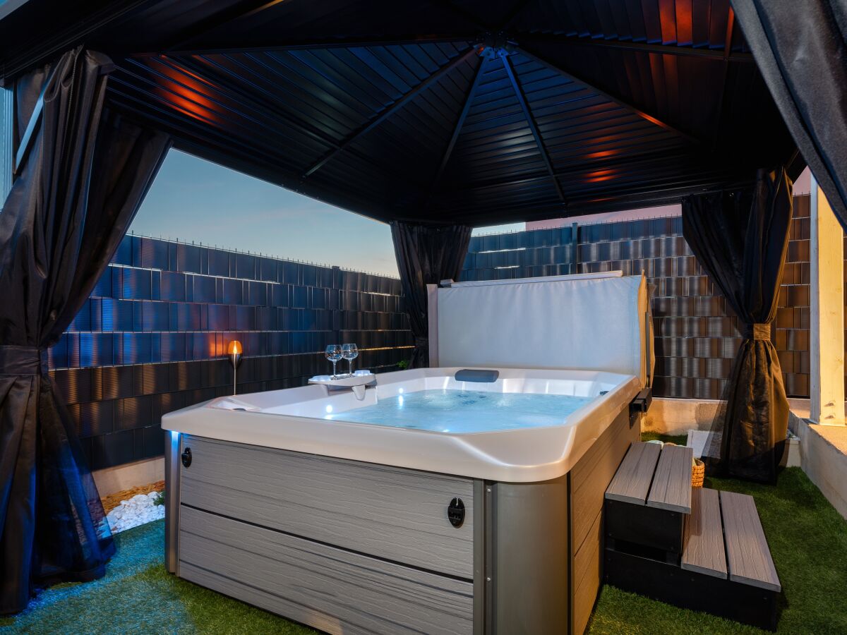 Holiday house Two bedroom house with terrace Dugi Rat, Omiš K-23046 - Outdoor photo 4