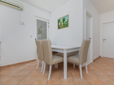 Apartment Two bedroom apartment with balcony and sea view Lokva Rogoznica, Omiš A-23105-c - Outdoor photo 14