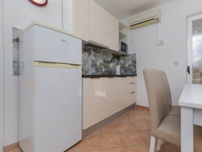 Apartment Two bedroom apartment with balcony and sea view Lokva Rogoznica, Omiš A-23105-c - Outdoor photo 16