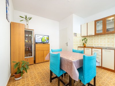 Apartment Two bedroom apartment with balcony Tučepi, Makarska A-22936-a - Outdoor photo 9