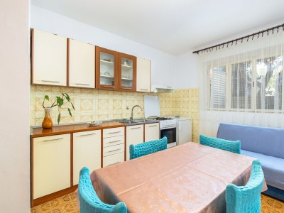 Apartment Two bedroom apartment with balcony Tučepi, Makarska A-22936-a - Outdoor photo 11