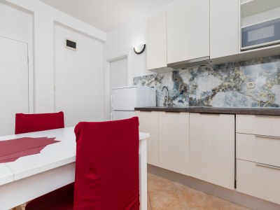 Apartment Two bedroom apartment with balcony and sea view Lokva Rogoznica, Omiš A-23105-d - Outdoor photo 17