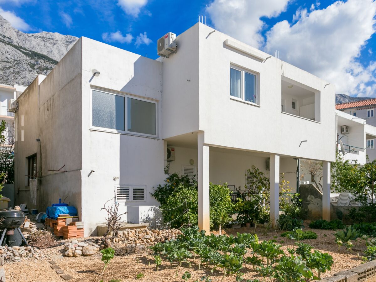 Apartment Studio flat with terrace Tučepi, Makarska AS-22936-a