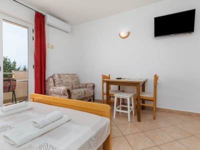 Apartment Studio flat with balcony and sea view Lokva Rogoznica, Omiš AS-23105-c - Outdoor photo 15