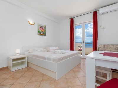 Apartment Studio flat with balcony and sea view Lokva Rogoznica, Omiš AS-23105-d in Lokva Rogoznica - Apartment