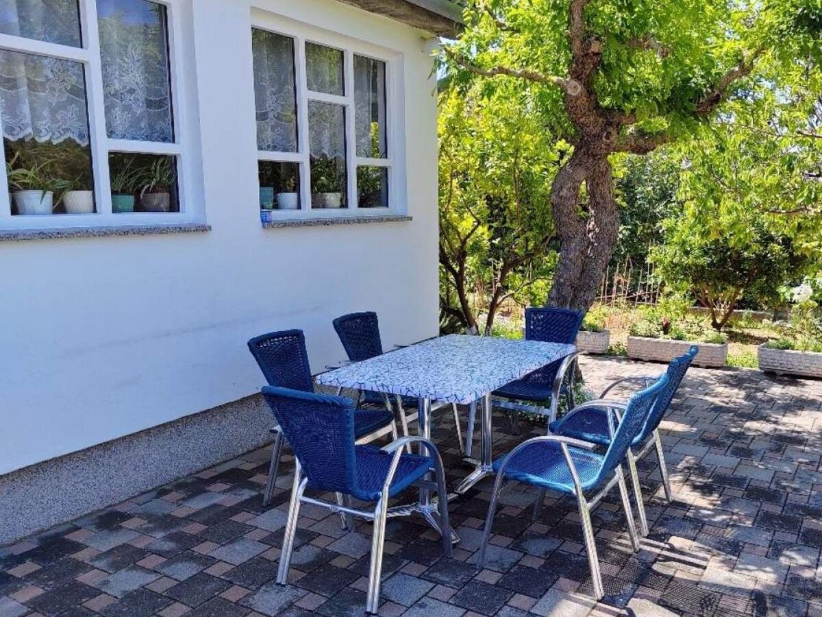 Apartment Three bedroom apartment with terrace Barbat, Rab A-23300-a