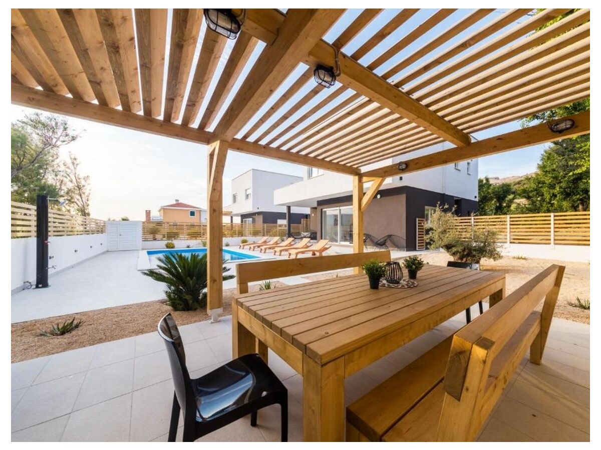 Holiday house Four-bedroom house with terrace and sea view Pag K-23343 - Outdoor photo 4