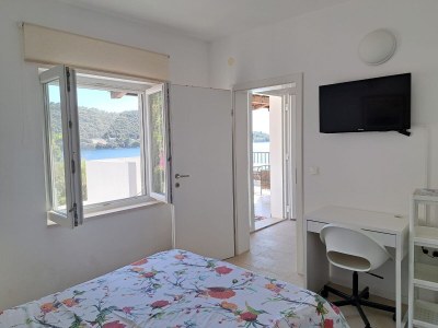 Apartment Two bedroom apartment near beach Ubli, Lastovo A-23365-a - Outdoor photo 12