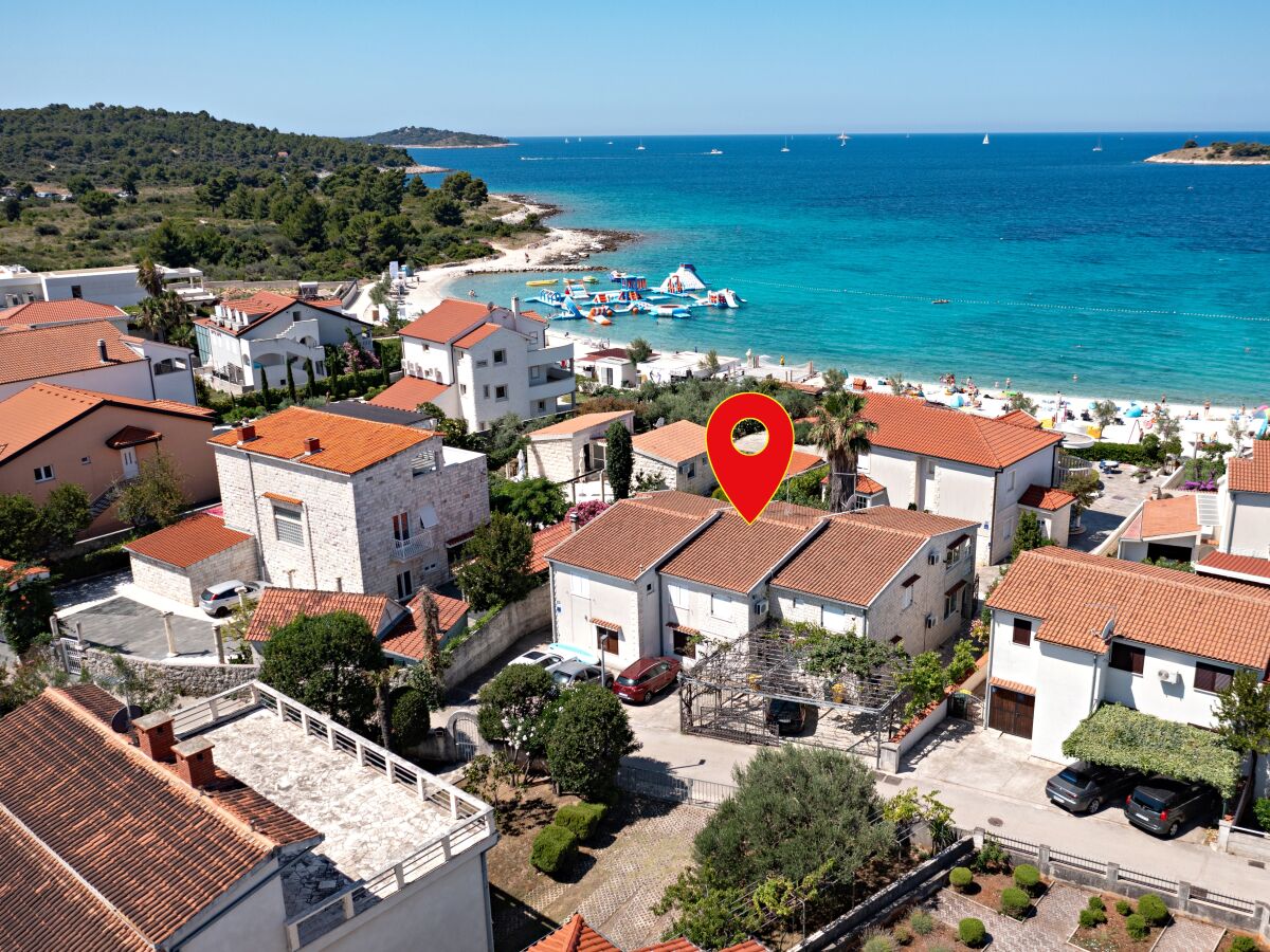 Apartment One bedroom apartment near beach Rogoznica A-23414-b