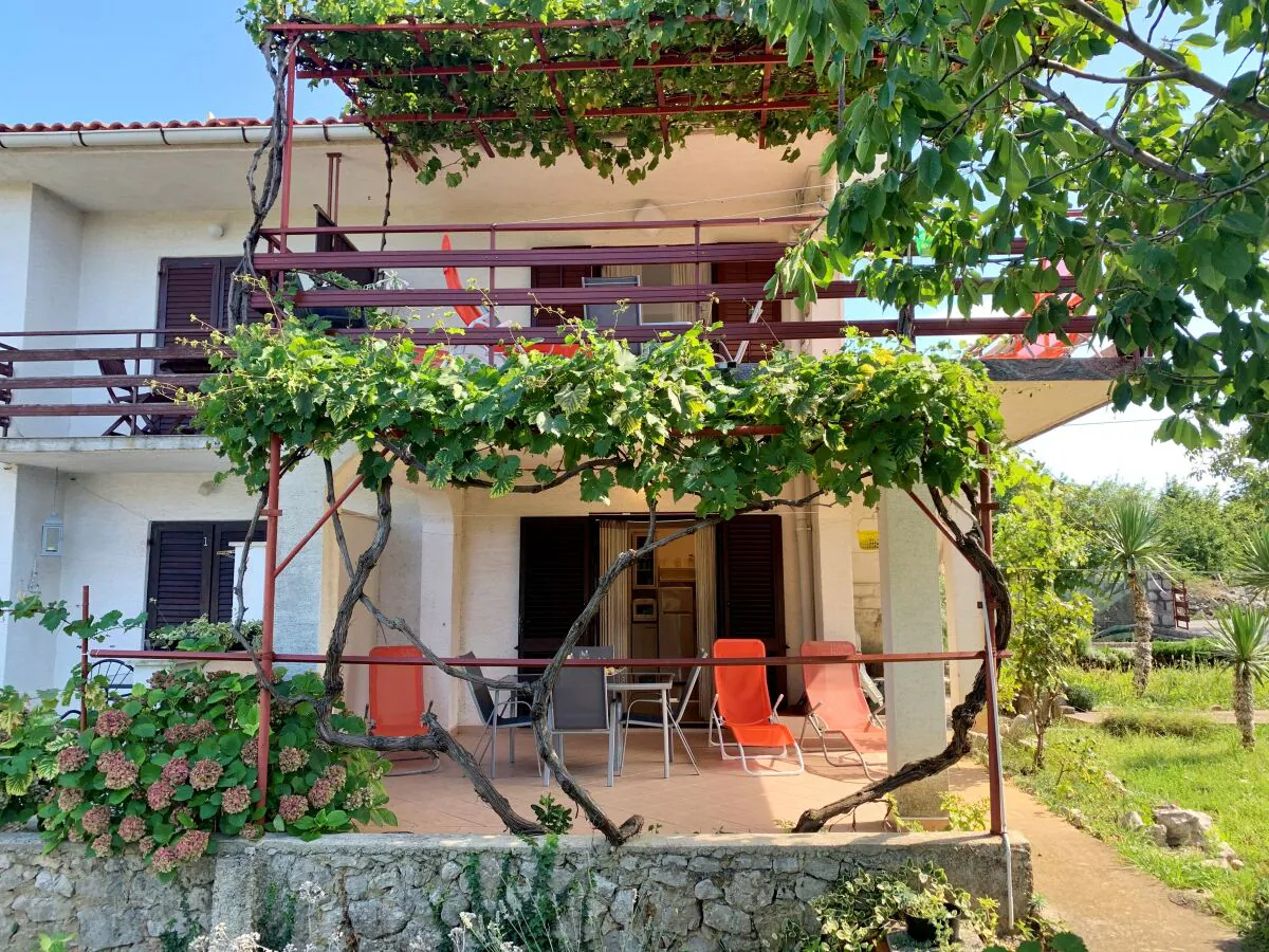 Apartment One bedroom apartment with terrace Šilo, Krk A-18706-a