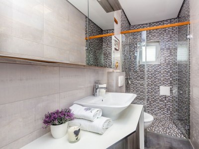 Apartment Two bedroom apartment with terrace and sea view Šilo, Krk A-18691-a - Outdoor photo 14