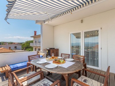 Apartment Two bedroom apartment with terrace and sea view Šilo, Krk A-18691-a - Outdoor photo 17