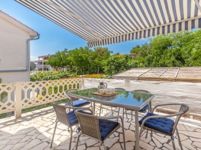 Apartment Two bedroom apartment with terrace and sea view Šilo, Krk A-18691-a - Outdoor photo 20