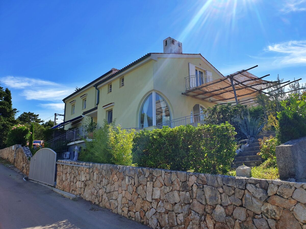 Apartment One bedroom apartment with terrace Šilo, Krk A-18678-a - Outdoor photo 2