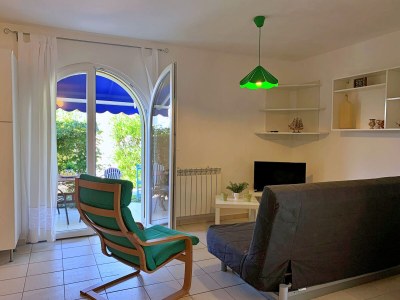 Apartment One bedroom apartment with terrace Šilo, Krk A-18678-a - Outdoor photo 9