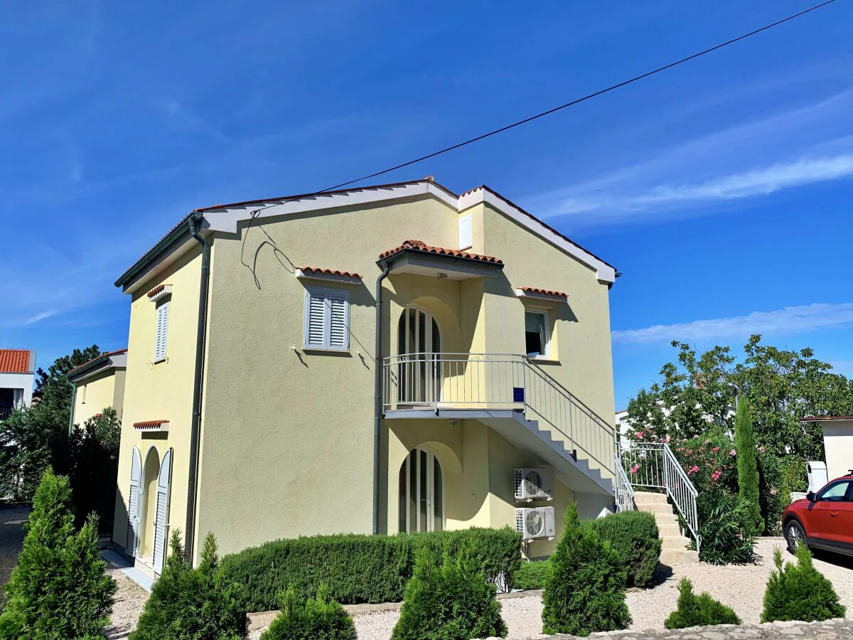 Apartment Studio flat with terrace Šilo, Krk AS-18678-a