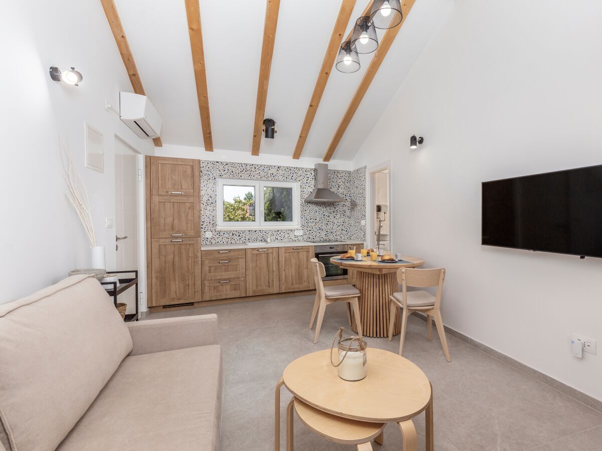 Apartment One bedroom apartment near beach Malinska, Krk A-23652-a - Outdoor photo 3