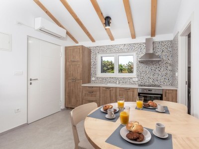 Apartment One bedroom apartment near beach Malinska, Krk A-23652-a - Outdoor photo 5