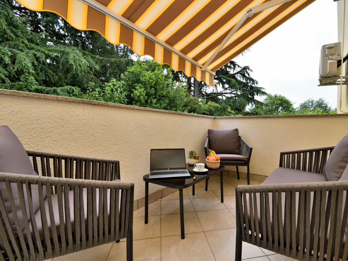 Apartment Two bedroom apartment with terrace Poreč A-16495-a