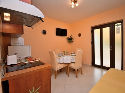 Apartment Two bedroom apartment with terrace Poreč A-16495-a - Outdoor photo 14