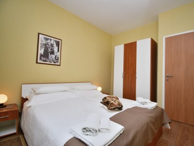 Apartment Two bedroom apartment with terrace Poreč A-16495-a - Outdoor photo 20