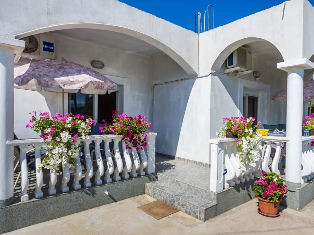 Apartment One bedroom apartment with terrace Zaton, Zadar A-15000-b - Outdoor photo 3