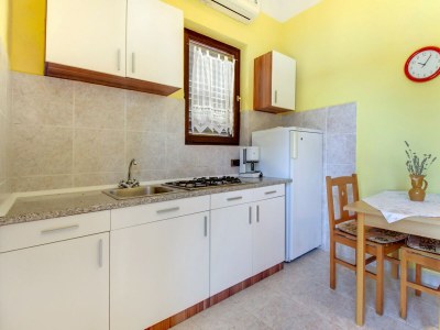 Apartment One bedroom apartment with terrace and sea view Mali Lošinj, Lošinj A-2489-b - Outdoor photo 15