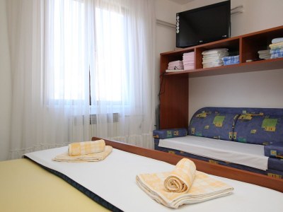 Apartment One bedroom apartment with terrace Šilo, Krk A-18760-a - Outdoor photo 9