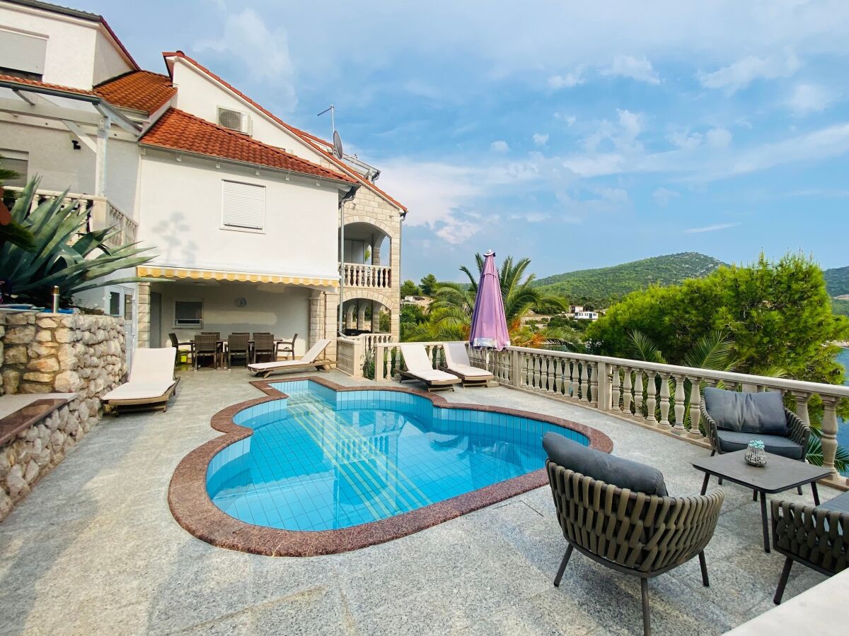 Apartment One bedroom apartment near beach Cove Pribinja, Hvar A-24171-d