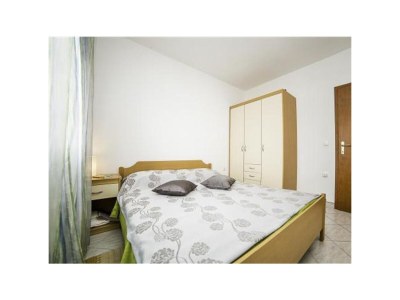 Apartment Two bedroom apartment near beach Povlja, Brač A-24248-a - Outdoor photo 11