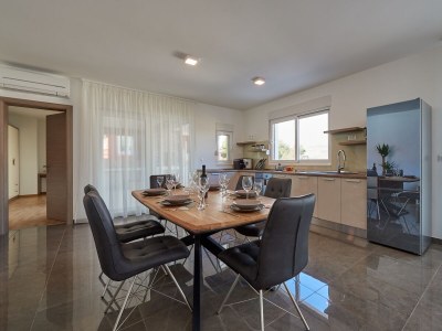 Apartment Three bedroom apartment with terrace and sea view Arbanija, Čiovo A-24254-a - Outdoor photo 14