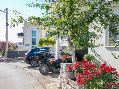 Apartment Two bedroom apartment with balcony and sea view Slatine, Čiovo A-24266-b - Outdoor photo 12