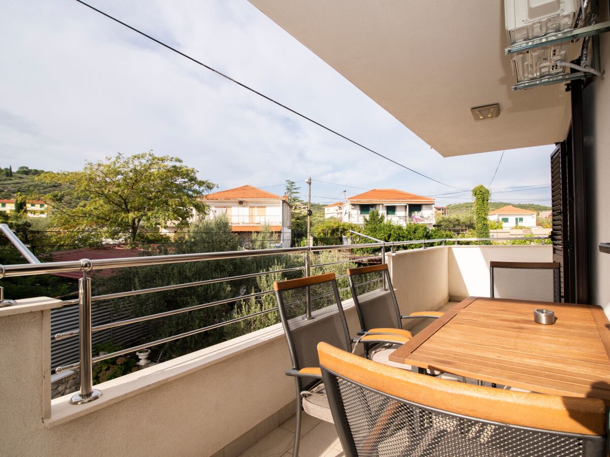 Apartment One bedroom apartment with terrace Slatine, Čiovo A-24266-e