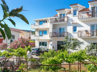 Apartment One bedroom apartment with terrace Slatine, Čiovo A-24266-e - Outdoor photo 2