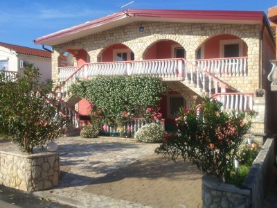 Apartment Two bedroom apartment with terrace Vir A-18140-b in Vir - Apartment